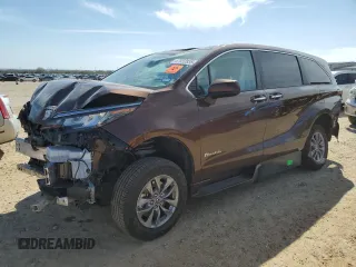 2023 Toyota Sienna XLE with VIN 5TDYRKEC4PS159117, listed as a Copart auction lot 47052835 with 18,346 mi miles and Salvage Title. Bid and sale history available at carsss.com. Image 1.
