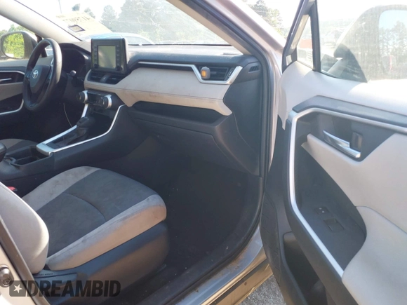 2019 Toyota RAV4 XLE with VIN JTMW1RFV7KD041106, listed as a IAAI auction lot 41759077 with 187,723 mi miles and . Bid and sale history available at DreamBid. Image 5.