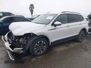 2022 Volkswagen Tiguan S z VIN 3VV1B7AXXNM149461, wystawiony jako IAAI lot #41746132 z przebiegiem 22 832 mil mil oraz . Historia ofert i sprzedaży dostępna na DreamBid. Obrazek 18.