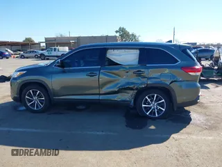 2018 Toyota Highlander SE with VIN 5TDJZRFH3JS834516, listed as a IAAI auction lot 41670880 with 81,274 mi miles and . Bid and sale history available at DreamBid. Image 14.
