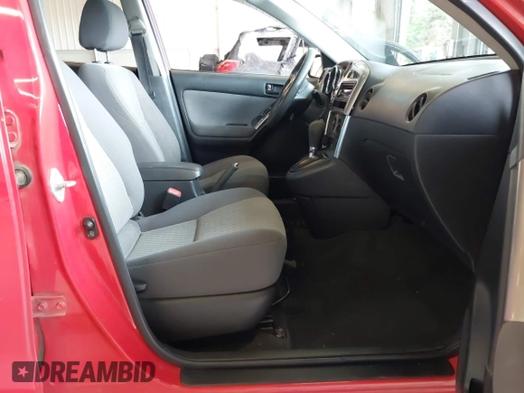 2007 Toyota Matrix STD z VIN 2T1KR32E07C648737, wystawiony jako IAAI lot #42249918 z przebiegiem 123 738 mil mil oraz . Historia ofert i sprzedaży dostępna na DreamBid. Obrazek 5.
