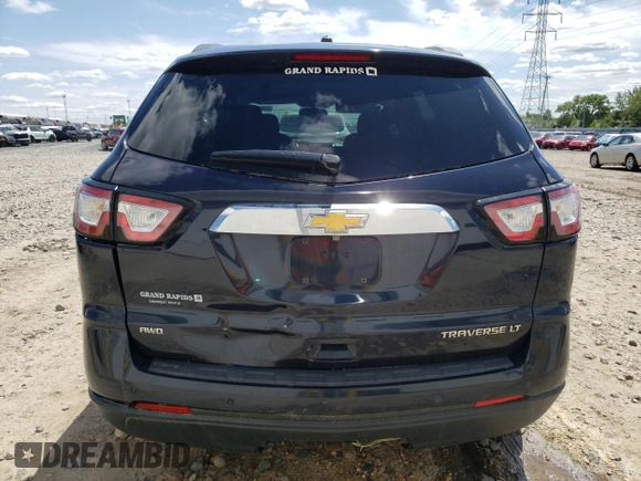 2015 Chevrolet Traverse LT z VIN 1GNKVHKD4FJ346717, wystawiony jako Copart lot #56950255 z przebiegiem Nie podano mil oraz Czysty tytuł • Clean title. Historia ofert i sprzedaży dostępna na DreamBid. Obrazek 6.