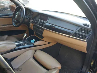 2013 BMW X5 M with VIN 5YMGY0C55DLL15645, listed as a IAAI auction lot 40809601 with 67,956 mi miles. Bid and sale history available at carsss.com. Image 5.