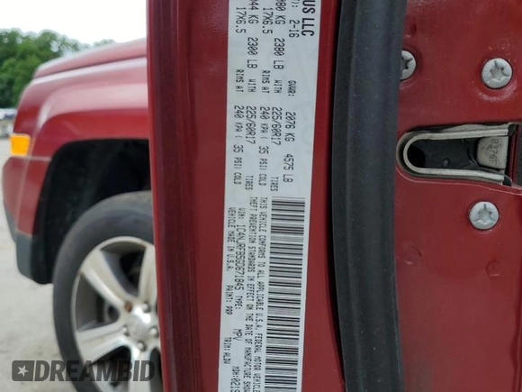 2016 Jeep Patriot Latitude with VIN 1C4NJRFB5GD671845, listed as a Copart auction lot 64596485 with 105,744 mi miles and Clean title. Bid and sale history available at DreamBid. Image 13.