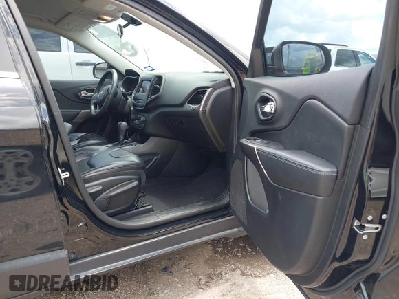 2019 Jeep Cherokee Latitude Plus with VIN 1C4PJLLX9KD333220, listed as a IAAI auction lot 42512218 with 81,064 mi miles and . Bid and sale history available at DreamBid. Image 5.