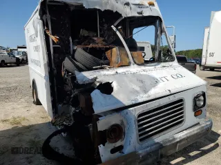 1988 Chevrolet P Series Cargo with VIN 1GBHP32K8J3310626, listed as a Copart auction lot 66561604 with Not Provided miles and Salvage Title. Bid and sale history available at carsss.com. Image 4.
