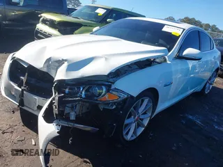 2015 Jaguar XF V6 Portfolio with VIN SAJWA0F7XF8U64372, listed as a IAAI auction lot 41352544 with 62,307 mi miles. Bid and sale history available at carsss.com. Image 17.