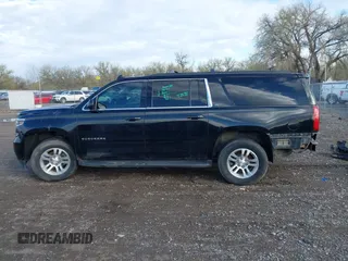 2017 Chevrolet Suburban LT z VIN 1GNSKHKC6HR246168, wystawiony jako IAAI lot #42150327 z przebiegiem Nie podano mil oraz . Historia ofert i sprzedaży dostępna na DreamBid. Obrazek 15.