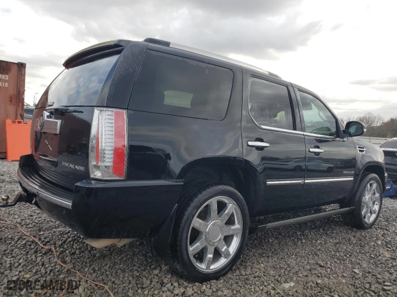 2011 Cadillac Escalade Platinum Edition with VIN 1GYS3DEFXBR345999, listed as a Copart auction lot 84712534 with 189,219 mi miles and Salvage Title. Bid and sale history available at carsss.com. Image 3.