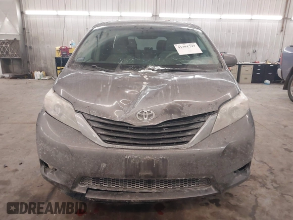 2011 Toyota Sienna LE AAS with VIN 5TDKK3DC6BS146668, listed as a IAAI auction lot 41391747 with 223,365 mi miles. Bid and sale history available at carsss.com. Image 13.