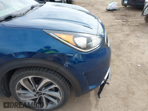 2018 Kia Niro Touring with VIN KNDCE3LC6J5174472, listed as a IAAI auction lot 41824400 with 83,182 mi miles. Bid and sale history available at carsss.com. Image 6.