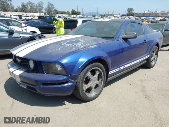 2005 Ford Mustang Deluxe with VIN 1ZVFT80N355260024, listed as a IAAI auction lot 42570131 with Not provided miles and . Bid and sale history available at DreamBid. Image 2.