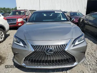 2021 Lexus ES 250 with VIN 58AD11D19MU006499, listed as a Copart auction lot 63091235 with 19,071 mi miles and Salvage title. Bid and sale history available at DreamBid. Image 5.