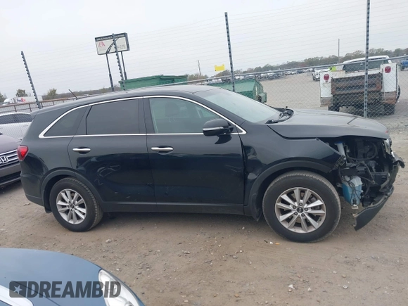 2019 Kia Sorento LX with VIN 5XYPG4A34KG579484, listed as a IAAI auction lot 40971250 with 142,327 mi miles. Bid and sale history available at carsss.com. Image 13.