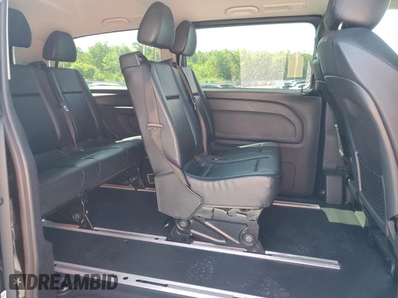 2018 Mercedes-Benz Metris Passenger z VIN WD4PG2EE1J3490089, wystawiony jako Copart lot #59262605 z przebiegiem 175 576 mil mil oraz Czysty tytuł • Clean title. Historia ofert i sprzedaży dostępna na DreamBid. Obrazek 11.