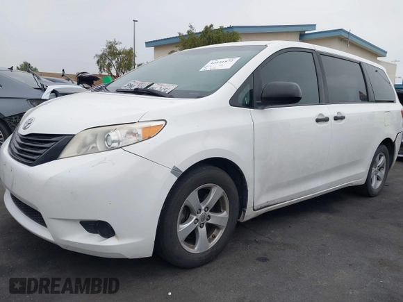 2017 Toyota Sienna L с VIN 5TDZZ3DC2HS800102, выставлен на аукционе IAAI как лот 42151872 с пробегом 182 675 миль миль и . История ставок и продаж доступна на DreamBid. Изображение 18.