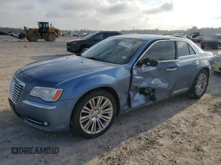 2011 Chrysler 300 Limited z VIN 2C3CA5CG4BH579674, wystawiony jako Copart lot #56730555 z przebiegiem 179 181 mil mil oraz Szkoda całkowita • Salvage title. Historia ofert i sprzedaży dostępna na DreamBid. Obrazek 1.