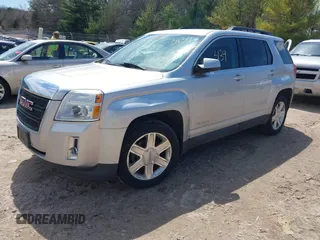 2010 GMC Terrain SLE-2 z VIN 2CTFLEEY0A6282229, wystawiony jako IAAI lot #42103139 z przebiegiem 174 469 mil mil oraz . Historia ofert i sprzedaży dostępna na DreamBid. Obrazek 2.