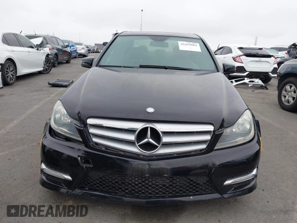 2013 Mercedes-Benz C 250 Sport z VIN WDDGF4HBXDR261850, wystawiony jako IAAI lot #42164882 z przebiegiem 149 257 mil mil oraz . Historia ofert i sprzedaży dostępna na DreamBid. Obrazek 12.