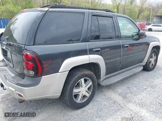 2005 Chevrolet TrailBlazer LT with VIN 1GNDT13S152284138, listed as a IAAI auction lot 42091842 with 183,263 mi miles. Bid and sale history available at carsss.com. Image 4.