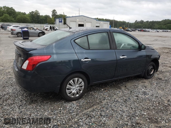 2015 Nissan Versa SV z VIN 3N1CN7AP8FL832042, wystawiony jako Copart lot #55859655 z przebiegiem 157 949 mil mil oraz Szkoda całkowita • Salvage title. Historia ofert i sprzedaży dostępna na DreamBid. Obrazek 3.