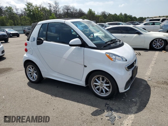 2014 Smart fortwo with VIN WMEEK9AA3EK806228, listed as a Copart auction lot 63858905 with 13,317 mi miles and Clean title. Bid and sale history available at DreamBid. Image 4.