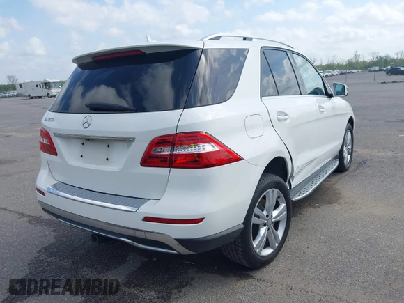2015 Mercedes-Benz M 350 with VIN 4JGDA5JB8FA462476, listed as a IAAI auction lot 41901008 with 55,619 mi miles and . Bid and sale history available at DreamBid. Image 4.