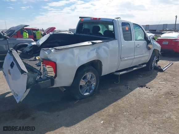 2012 Chevrolet Silverado 1500 LT with VIN 1GCRCSE06CZ138953, listed as a IAAI auction lot 41421246 with 1 mi miles. Bid and sale history available at carsss.com. Image 4.