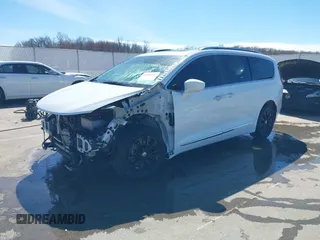 2018 Chrysler Pacifica Touring L Plus z VIN 2C4RC1EG3JR354886, wystawiony jako IAAI lot #41848820 z przebiegiem 109 185 mil mil oraz . Historia ofert i sprzedaży dostępna na DreamBid. Obrazek 18.