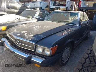 1989 Mercedes-Benz 560 with VIN WDBBA48D9KA093505, listed as a IAAI auction lot 41440397 with 172,575 mi miles. Bid and sale history available at carsss.com. Image 2.