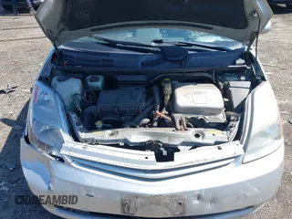 2004 Toyota Prius with VIN JTDKB20U640063062, listed as a IAAI auction lot 41934737 with 257,345 mi miles. Bid and sale history available at carsss.com. Image 10.