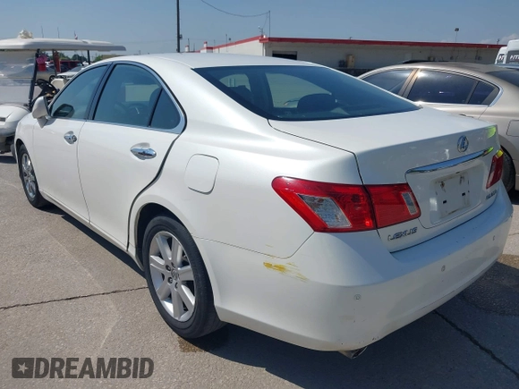 2007 Lexus ES 350 with VIN JTHBJ46G572015981, listed as a IAAI auction lot 42052814 with 273,073 mi miles. Bid and sale history available at carsss.com. Image 3.