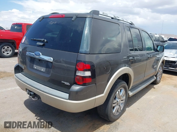 2007 Ford Explorer Eddie Bauer z VIN 1FMEU64E37UA97616, wystawiony jako IAAI lot #42761472 z przebiegiem 220 385 mil mil oraz . Historia ofert i sprzedaży dostępna na DreamBid. Obrazek 4.