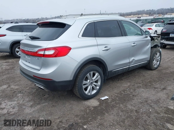 2017 Lincoln MKX Premiere z VIN 2LMPJ8JR0HBL50732, wystawiony jako IAAI lot #41564284 z przebiegiem 48 223 mil mil oraz . Historia ofert i sprzedaży dostępna na DreamBid. Obrazek 4.