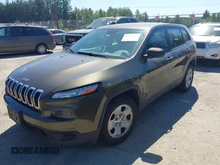 2015 Jeep Cherokee Sport z VIN 1C4PJLAB6FW722642, wystawiony jako IAAI lot #42742619 z przebiegiem 147 517 mil mil oraz . Historia ofert i sprzedaży dostępna na DreamBid. Obrazek 2.