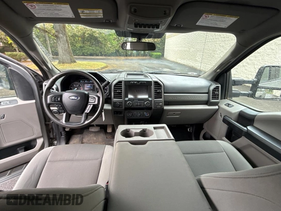 2020 Ford F-250 XL z VIN 1FT7W2BT1LEE63319, wystawiony jako Copart lot #57185135 z przebiegiem 14 660 mil mil oraz Szkoda całkowita • Salvage title. Historia ofert i sprzedaży dostępna na DreamBid. Obrazek 9.