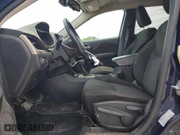 2016 Jeep Cherokee Altitude z VIN 1C4PJMCB8GW123004, wystawiony jako Copart lot #61931895 z przebiegiem 149 943 mil mil oraz Szkoda całkowita • Salvage title. Historia ofert i sprzedaży dostępna na DreamBid. Obrazek 7.