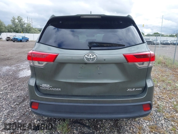2018 Toyota Highlander SE with VIN 5TDJZRFH9JS823049, listed as a IAAI auction lot 39639165 with 85,990 mi miles and . Bid and sale history available at DreamBid. Image 16.