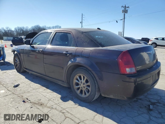 2005 Chrysler 300 with VIN 2C3JA43R25H540380, listed as a Copart auction lot 42169625 with 183,780 mi miles and Salvage Title. Bid and sale history available at carsss.com. Image 2.