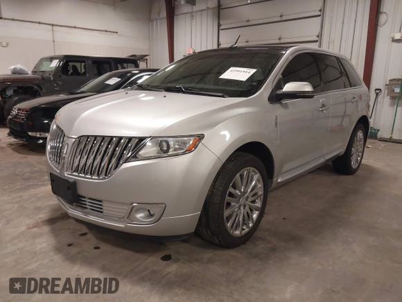 2012 Lincoln MKX with VIN 2LMDJ8JK2CBL11381, listed as a IAAI auction lot 41991914 with 157,193 mi miles and . Bid and sale history available at DreamBid. Image 2.