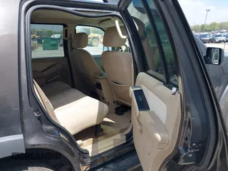 2006 Ford Explorer XLT z VIN 1FMEU73E86UA50085, wystawiony jako IAAI lot #42193785 z przebiegiem 211 343 mil mil oraz . Historia ofert i sprzedaży dostępna na DreamBid. Obrazek 8.
