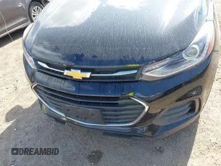 2020 Chevrolet Trax LT with VIN KL7CJLSB0LB083753, listed as a IAAI auction lot 42009840 with 101,220 mi miles. Bid and sale history available at carsss.com. Image 6.