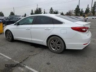 2015 Hyundai Sonata SE z VIN 5NPE24AF5FH008617, wystawiony jako Copart lot #55335045 z przebiegiem 139 671 mil mil oraz Czysty tytuł • Clean title. Historia ofert i sprzedaży dostępna na DreamBid. Obrazek 2.