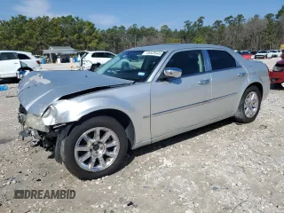 2009 Chrysler 300 Touring with VIN 2C3KA53V19H629192, listed as a Copart auction lot 46528445 with 205,747 mi miles and Salvage Title. Bid and sale history available at carsss.com. Image 1.