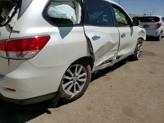 2015 Nissan Pathfinder SL z VIN 5N1AR2MM2FC700978, wystawiony jako Copart lot #56072585 z przebiegiem 132 675 mil mil oraz Szkoda całkowita • Salvage title. Historia ofert i sprzedaży dostępna na DreamBid. Obrazek 14.