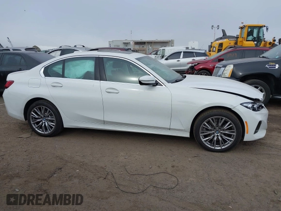 2024 BMW 3 Series 330i xDrive with VIN 3MW89FF04R8E84855, listed as a IAAI auction lot 41318061 with 1,047 mi miles. Bid and sale history available at carsss.com. Image 13.