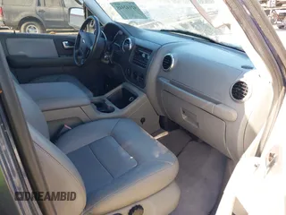 2004 Ford Expedition Special Service with VIN 1FMFU15L24LA67271, listed as a IAAI auction lot 42142445 with 136,752 mi miles. Bid and sale history available at carsss.com. Image 5.