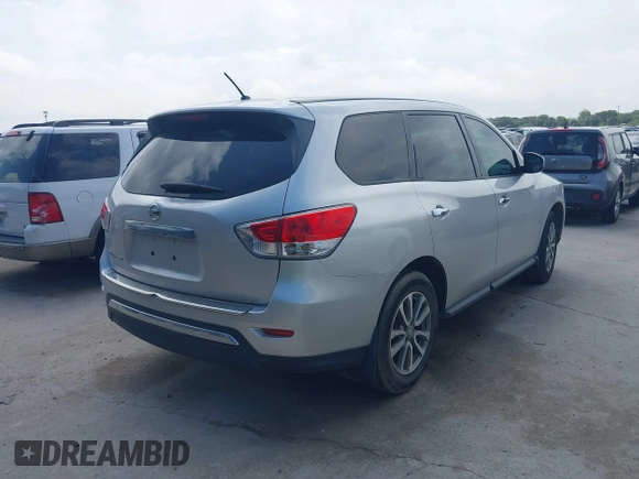 2014 Nissan Pathfinder Platinum with VIN 5N1AR2MN3EC715979, listed as a IAAI auction lot 42674730 with 131,156 mi miles and . Bid and sale history available at DreamBid. Image 4.