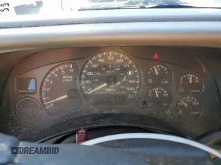 2002 Chevrolet Suburban Z71 with VIN 3GNFK16Z92G267367, listed as a Copart auction lot 43647755 with 0 mi miles and Salvage Title. Bid and sale history available at carsss.com. Image 9.