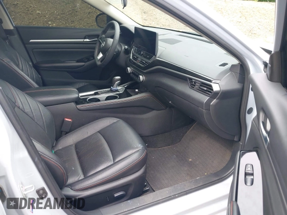 2024 Nissan Altima SR z VIN 1N4BL4CV0RN325574, wystawiony jako IAAI lot #42156140 z przebiegiem 19 715 mil mil oraz . Historia ofert i sprzedaży dostępna na DreamBid. Obrazek 5.
